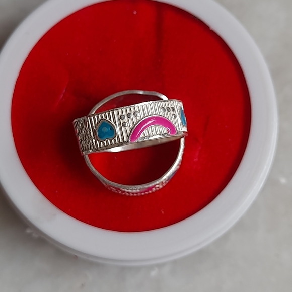 Beautiful new 😍 adjustable toe rings - Picture 3 of 8